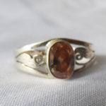 golden-topaz-finger-ring