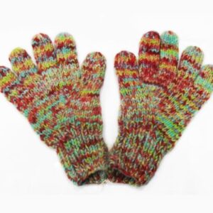 simple-handmade-wollen-gloves
