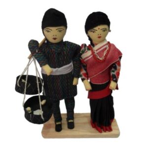 newa-couple-w-traditional-dress